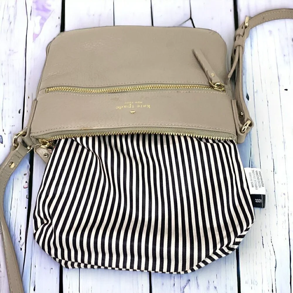 Kate Spade New York Cobble Hill Tenley Crossbody Bag Beige Pebble Grain Leather
